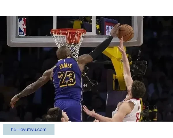 詹姆斯湖人初心重振雄风第二站